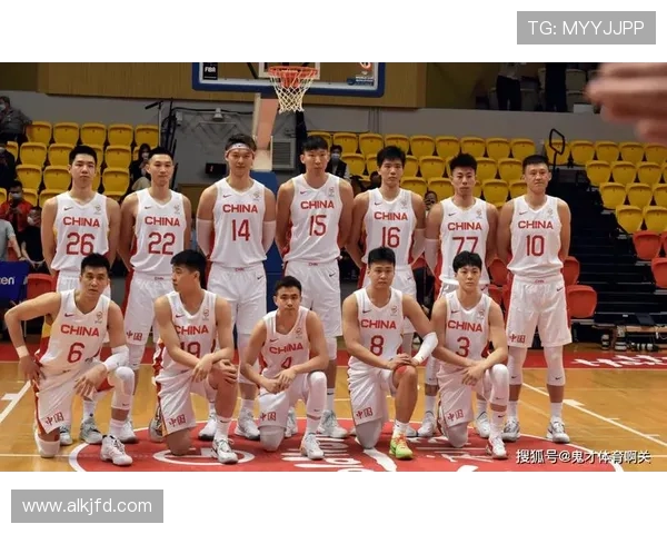 中国男篮逆转胜韩国 晋级亚洲杯四强 展现强大团队实力 中国男篮逆转胜韩国 晋级亚洲杯四强 展现强大团队实力