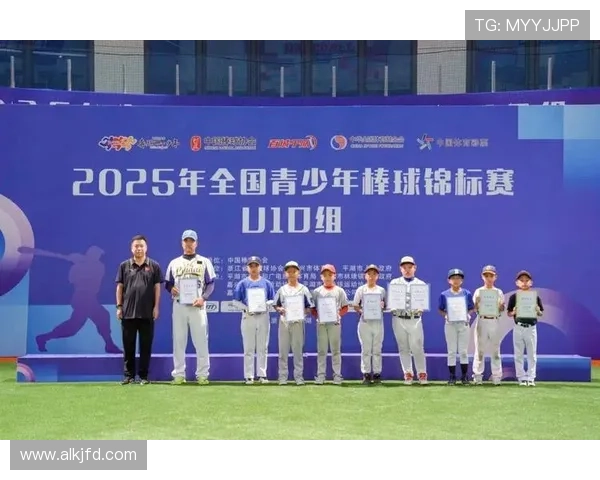 全国锦标赛圆满落幕多名青年选手强势崛起点燃全国体育热潮新风尚 全国锦标赛圆满落幕多名青年选手强势崛起点燃全国体育热潮新风尚