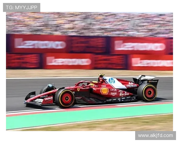 F1赛季即将迎来激烈对决 各车队为冠军宝座展开最终冲刺