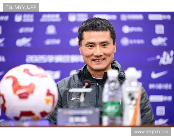 国足世预赛关键战告捷新星爆发引发球迷热议主帅战术调整成胜负手