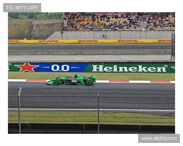 新赛季F1车坛动荡升级多支车队策略博弈持续引发全球热议话题潮